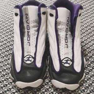 Jordan size 7black/purple/white